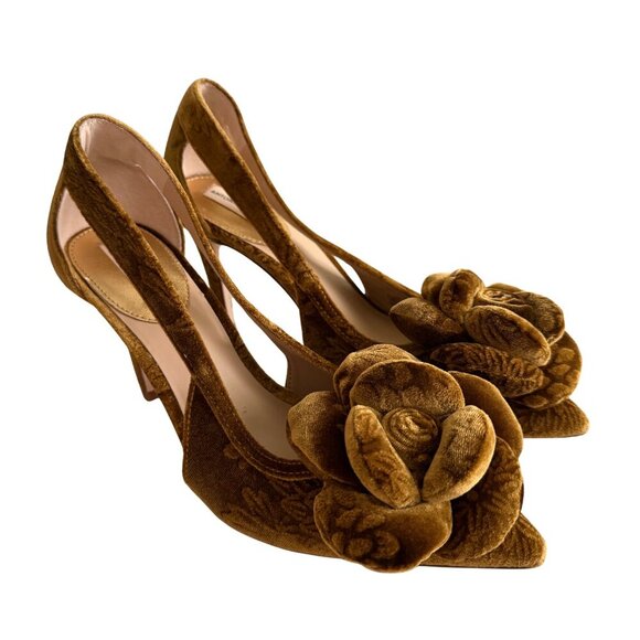 NEW Antonio Melani Ester Velvet Flower Heel Pumps in Ember - Picture 7 of 8